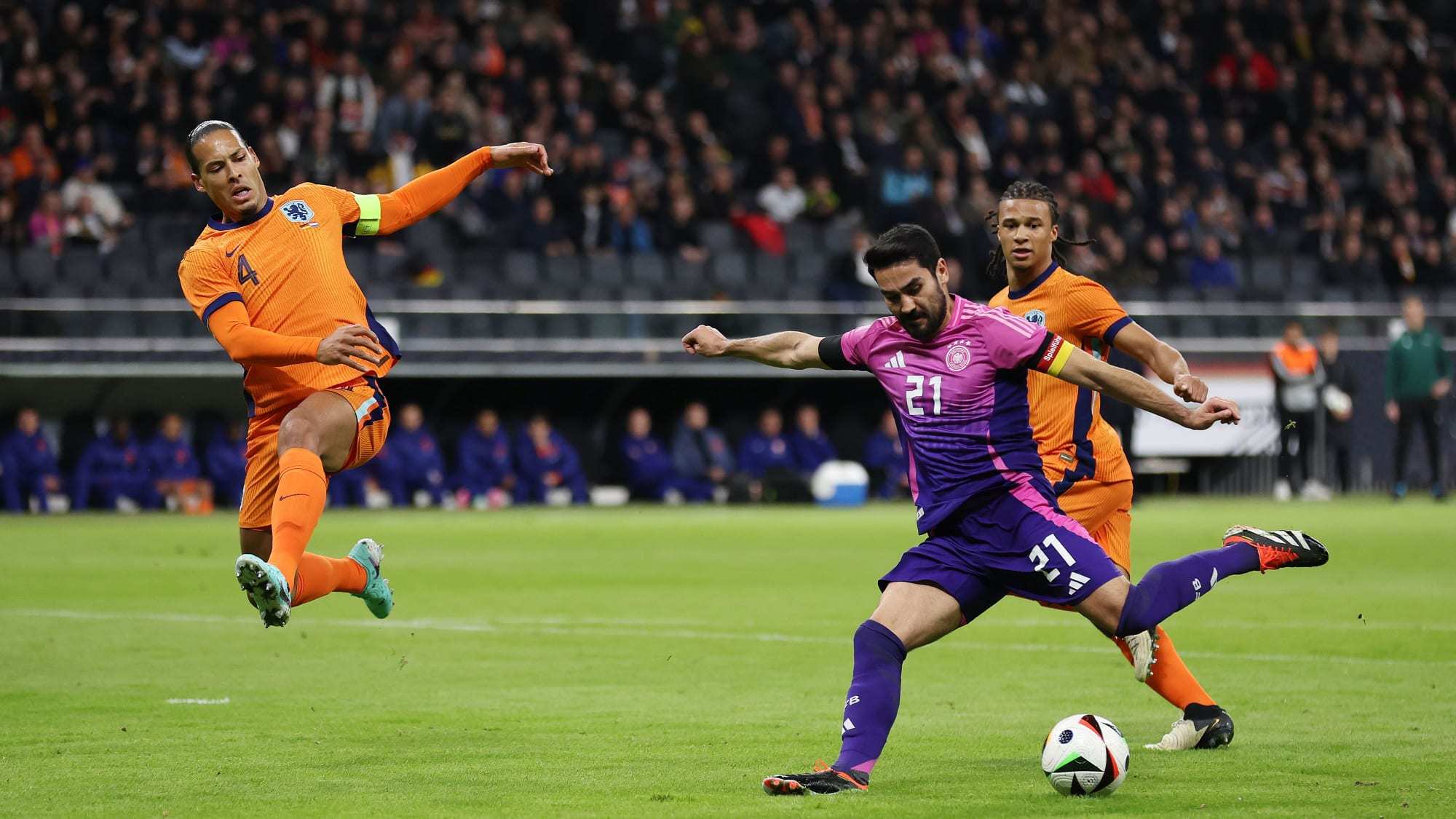 德国杯冲刺阶段走向成谜；山东男篮队长鼓劲；悬念犹存；阵容厚度经受考验的简单介绍